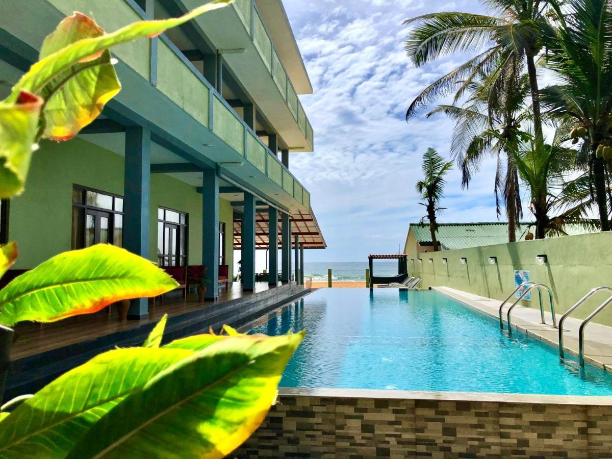 Serenade Beach Hotel Хиккадува Экстерьер фото