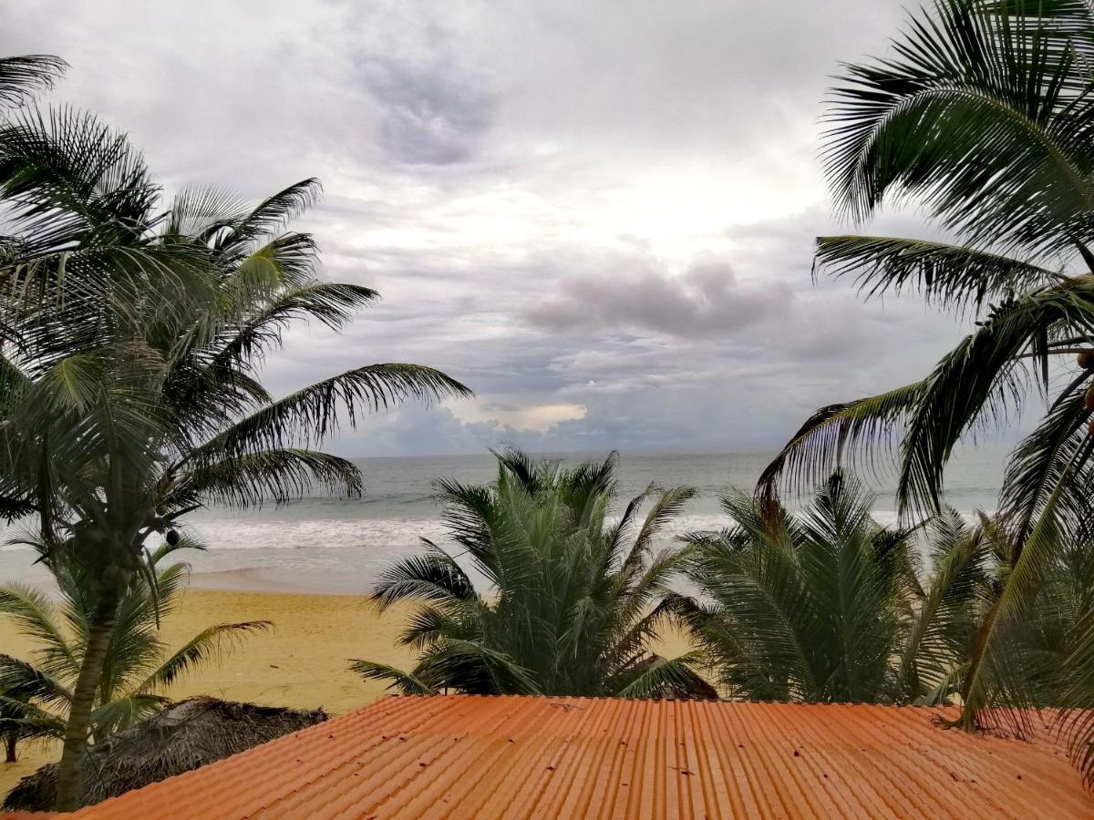 Serenade Beach Hotel Хиккадува Экстерьер фото